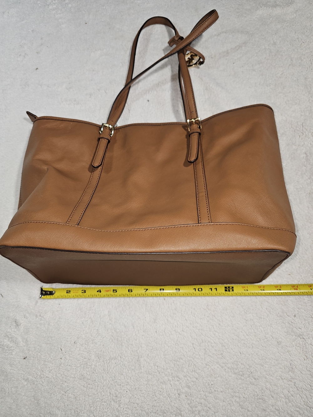 Michael Kors Jet Set Travel Handbag. - Picture 12 of 13